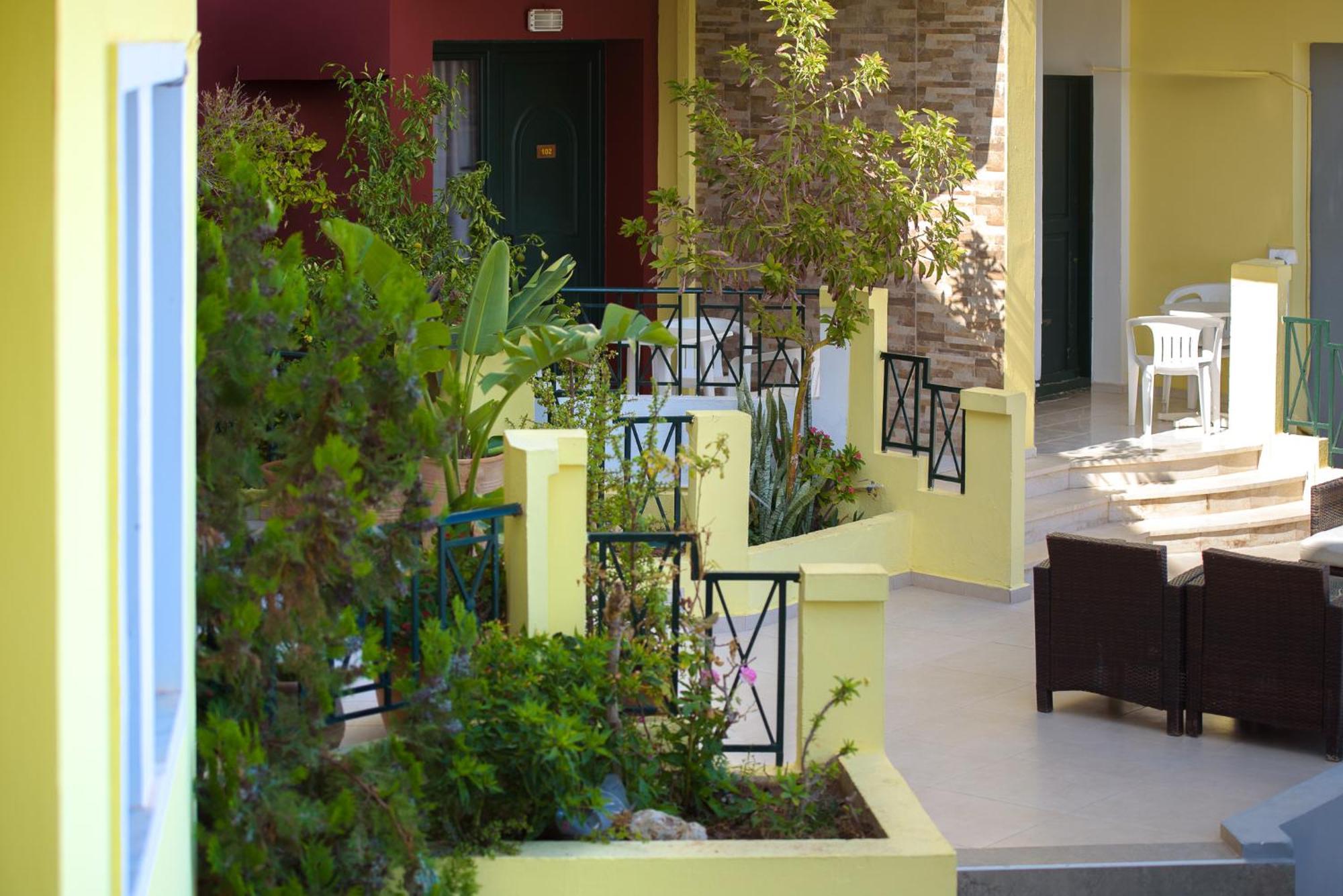 Ariadni Palace Apartments แอร์ซอนิสซอส ภายนอก รูปภาพ